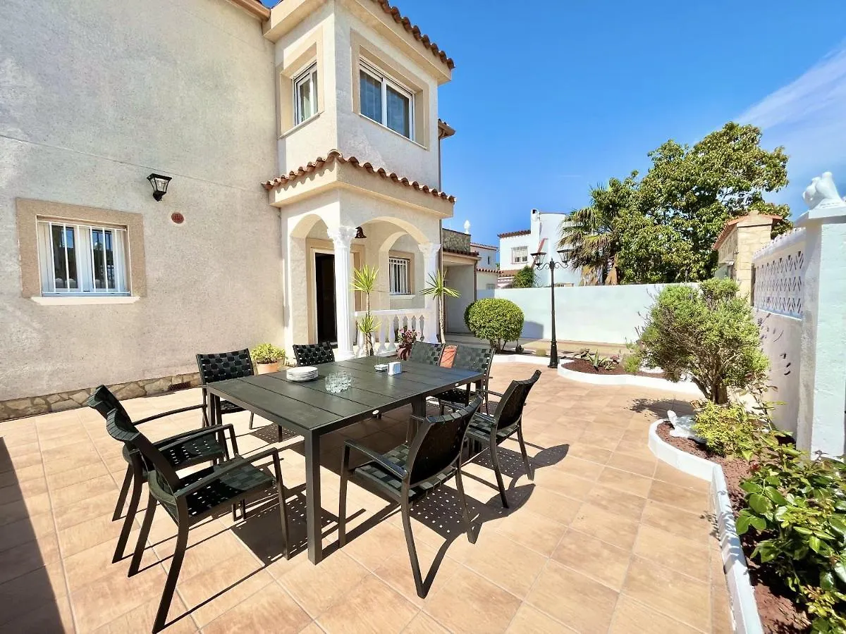 Villa Requesens 63 Empuriabrava - Immo Barneda 0*,  Spain