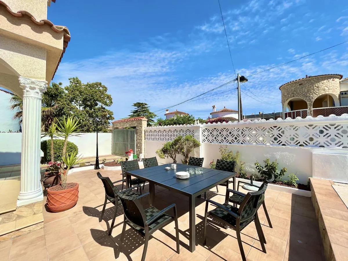 Villa Requesens 63 Empuriabrava - Immo Barneda Holiday home