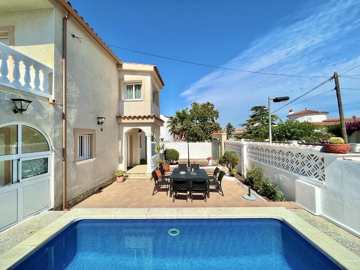 Villa Requesens 63 Empuriabrava - Immo Barneda Spain