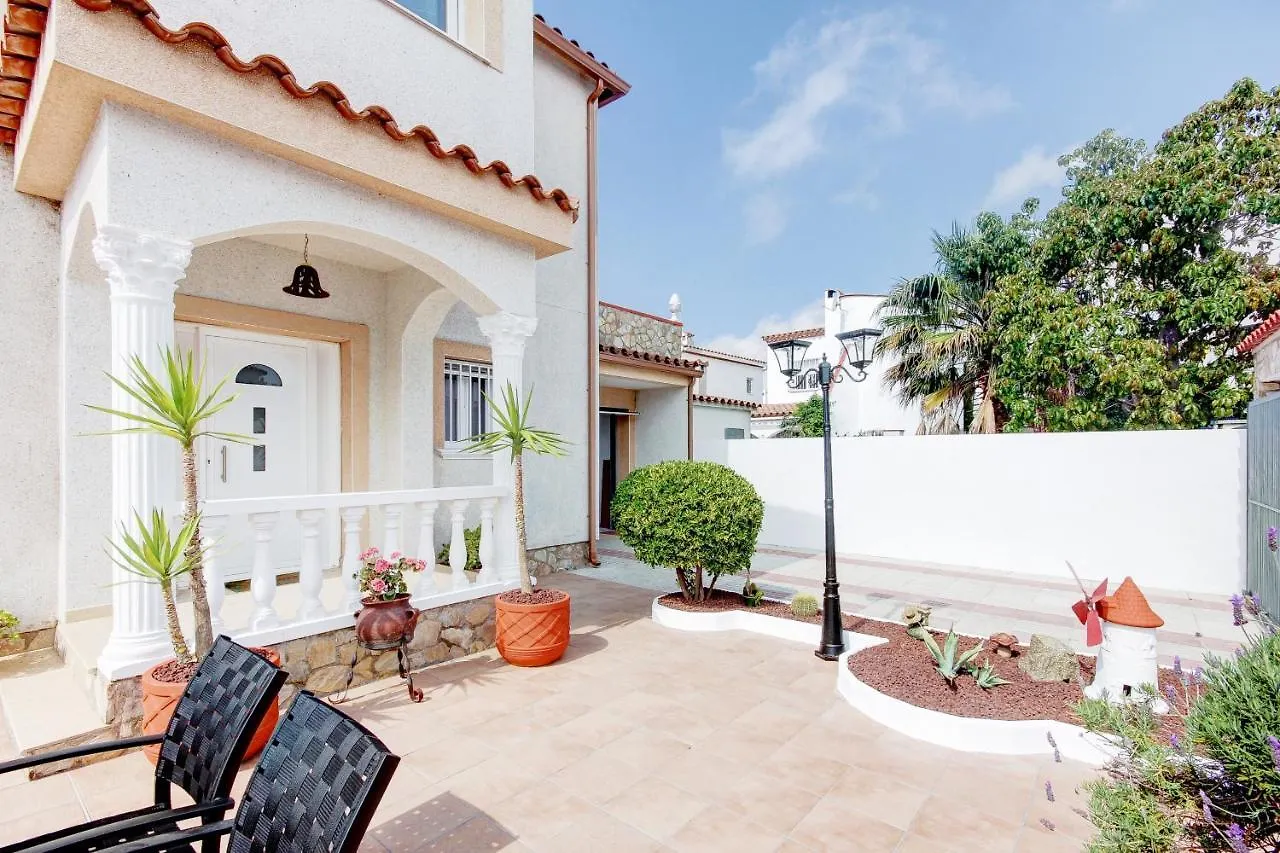 Holiday home Villa Requesens 63 Empuriabrava - Immo Barneda