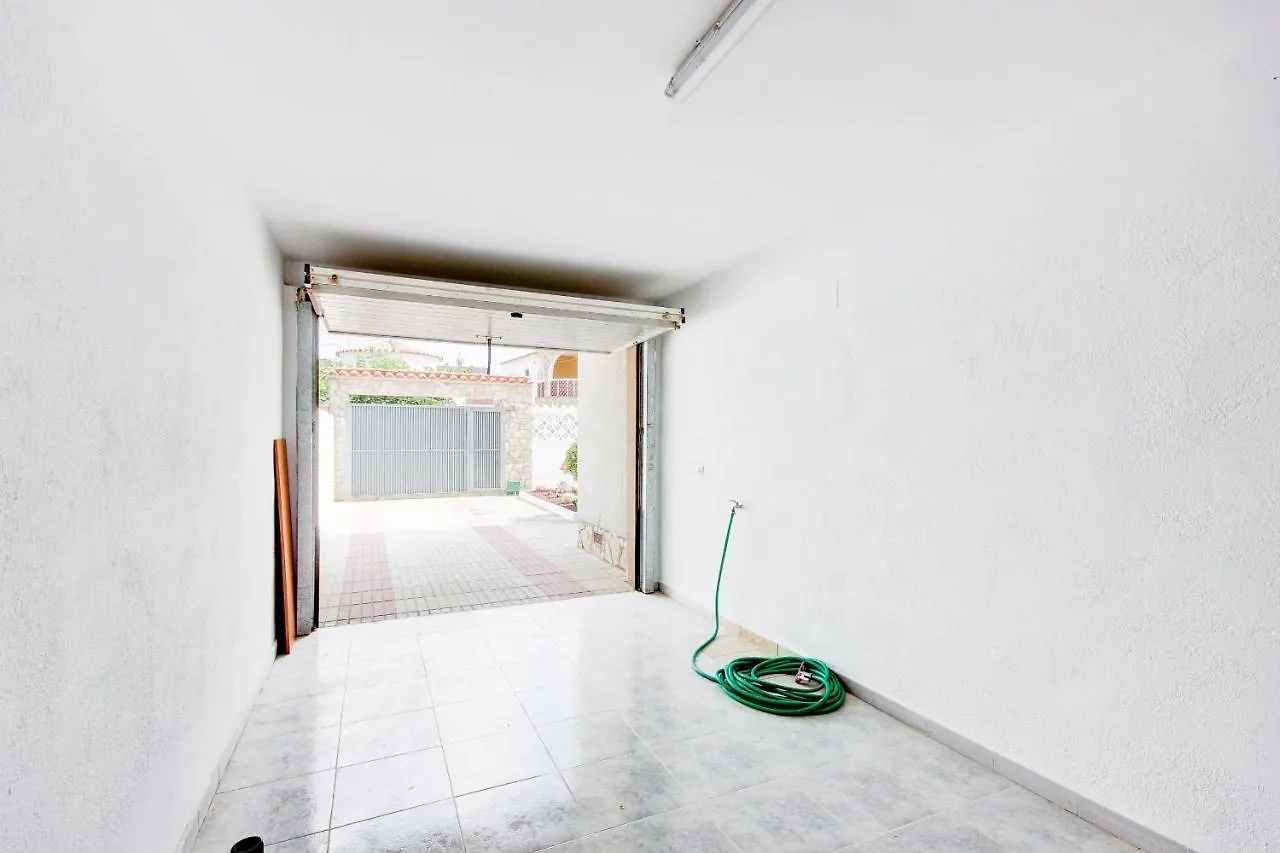 Villa Requesens 63 Empuriabrava - Immo Barneda Holiday home